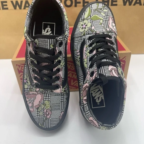 Vans Women's Old Skool Stackform Platform Sneakers
Tapestry Floral B
VN0009PZBM8 - Picture 14 of 16
